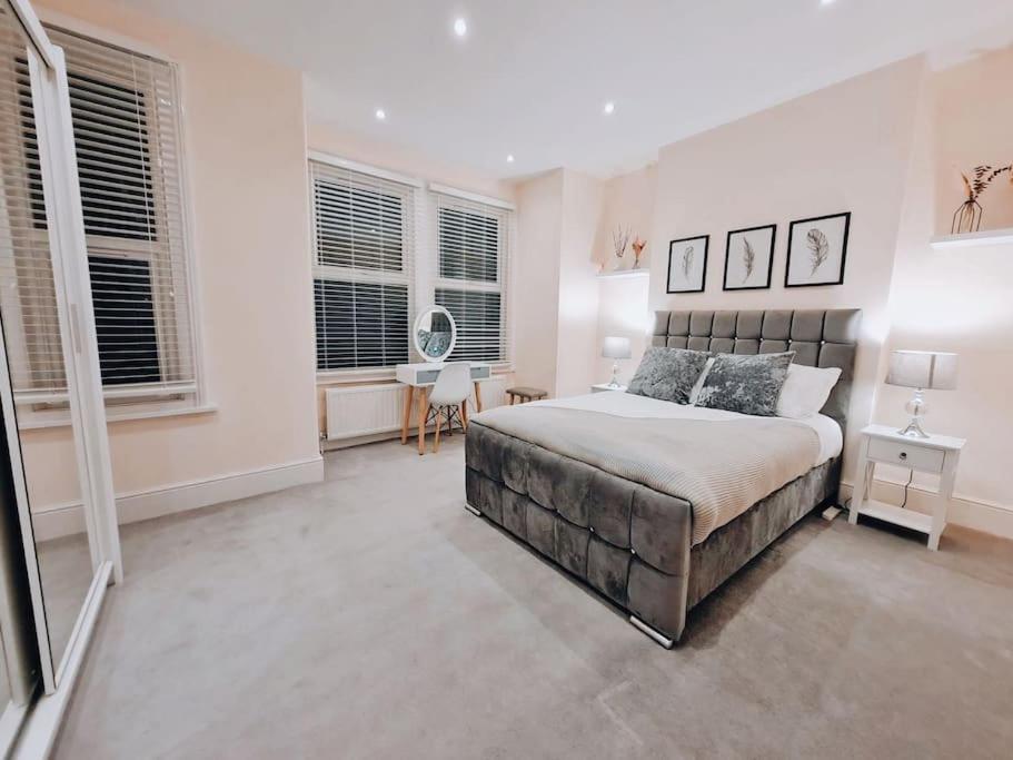 Double Room In Shared Flat Лондон Екстериор снимка