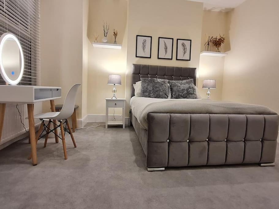 Double Room In Shared Flat Лондон Екстериор снимка
