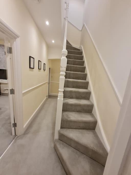 Double Room In Shared Flat Лондон Екстериор снимка